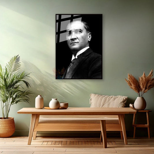 Siyah Beyaz Atatürk Görseli Metal Çerçeveli Cam Tablo Modeli Ev Ofis Hediyesi Duvar Dekoru