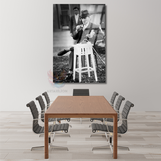 Siyah Beyaz Kahve İçen Atatürk Tablosu Cam Dijital Baskı Salon Ofis Tablosu