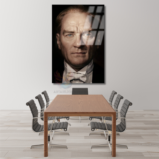 Yakın Çekim Atatürk Portresi Renkli Cam Tablo Dikey Duvar Tablosu
