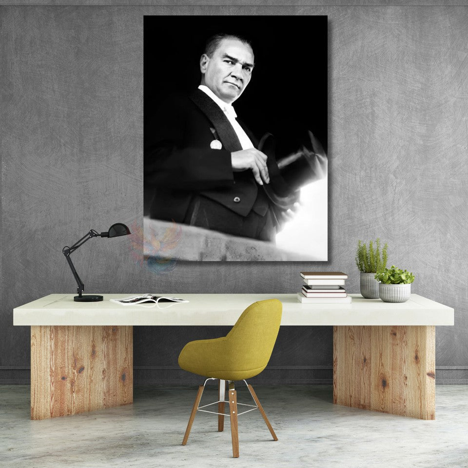 Atatürk Portresi Kanvas Tablo Şapka Tutan Atatürk Tablosu Ev Ofis DekoruDuvar Tablosu