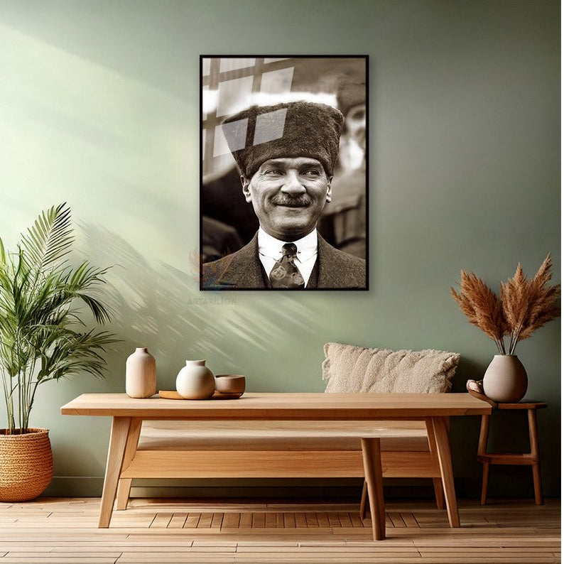 Mustafa Kemal Atatürk Siyah Beyaz Metal Modeli Hd Baskı Çerçeveli Cam Tablo