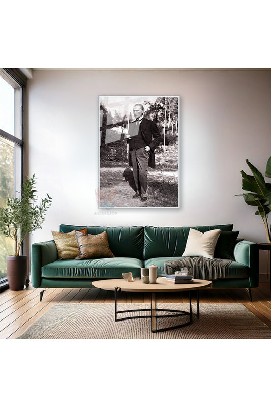 Metal Çerçeveli Cam Atatürk Tablosu Kahve İçen Karizmatik Atatürk Görseli Duvar Tablosu