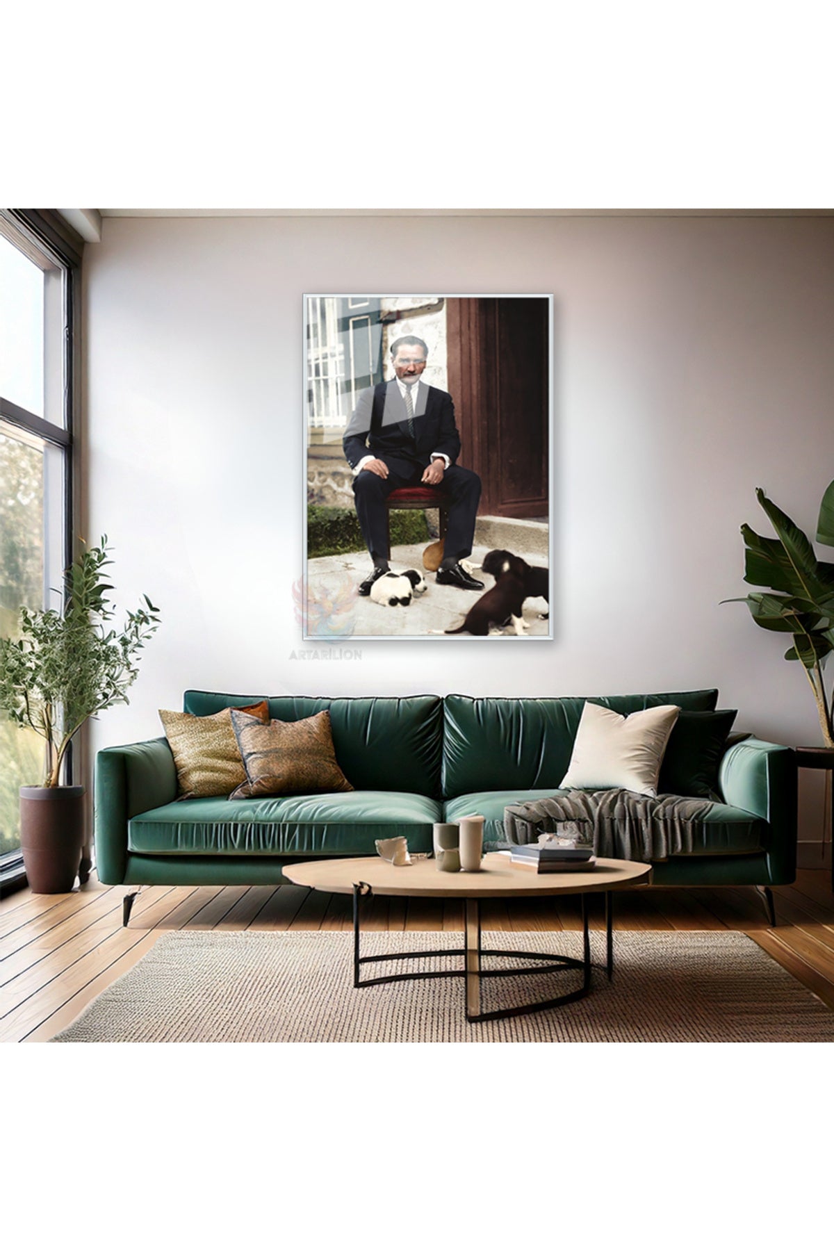 Takım Elbiseli Atatürk Metal Dikey Çerçeveli Cam Tablo