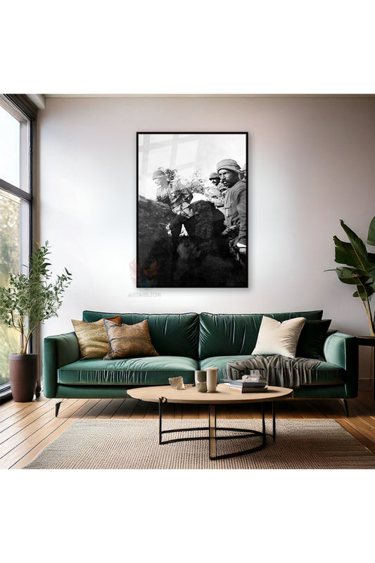 Cephede Atatürk Görseli Metal Çerçeveli Cam Tablo Cesur Atatürk Duvar Tablosu Ev Ofis Dekoru