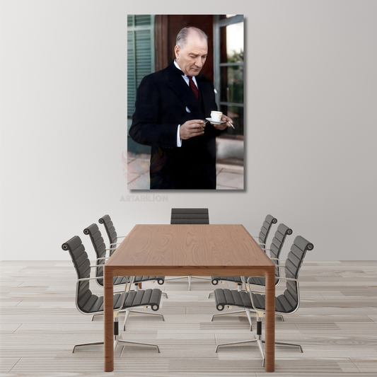 Renklendirilmiş Atatürk Kanvas Tablo Modeli Kahve İçen Atatürk Dikey Duvar Tablosu Ofis Ev Dekoru