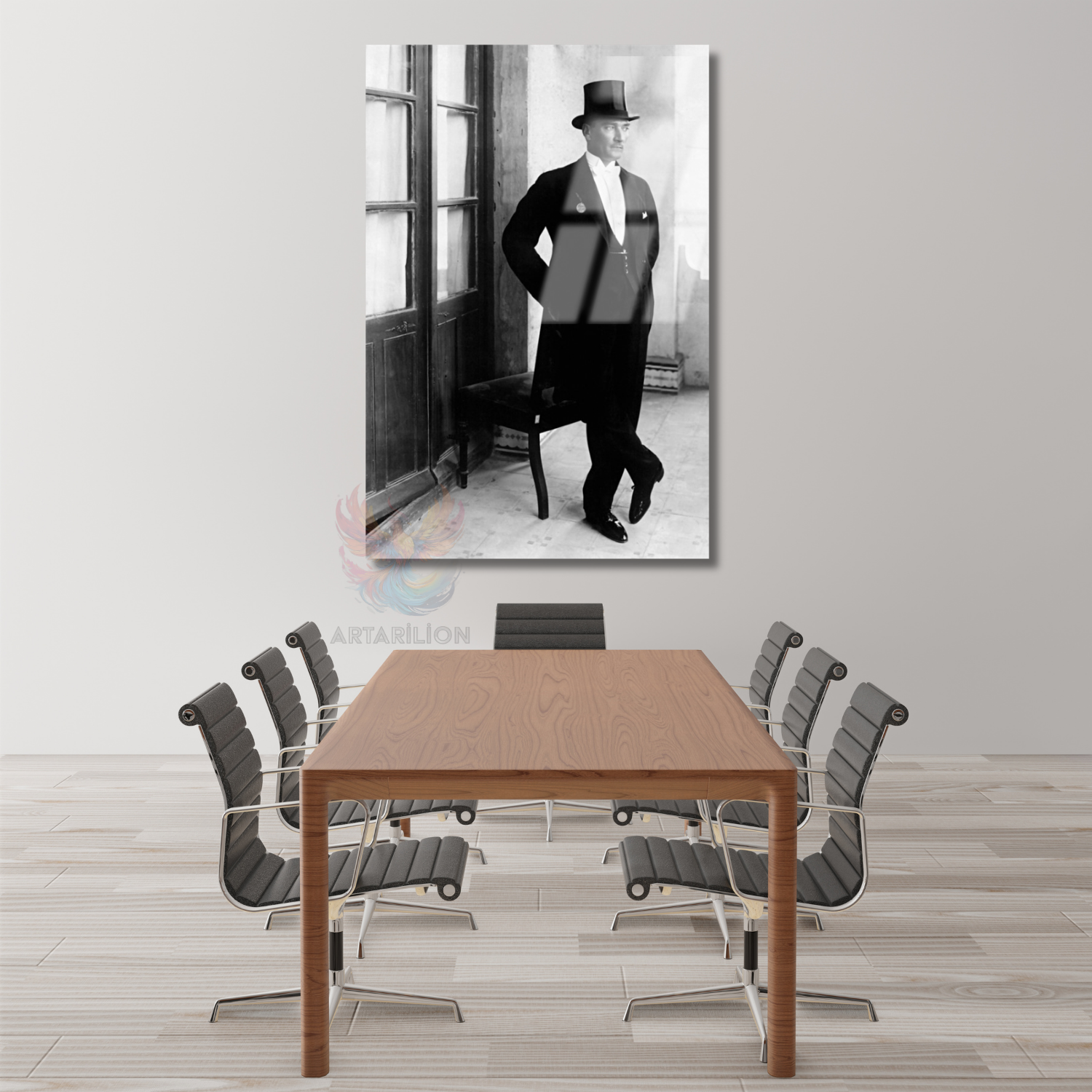 Atatürk Modeli Şapkalı Görseli Dikey Cam Tablo