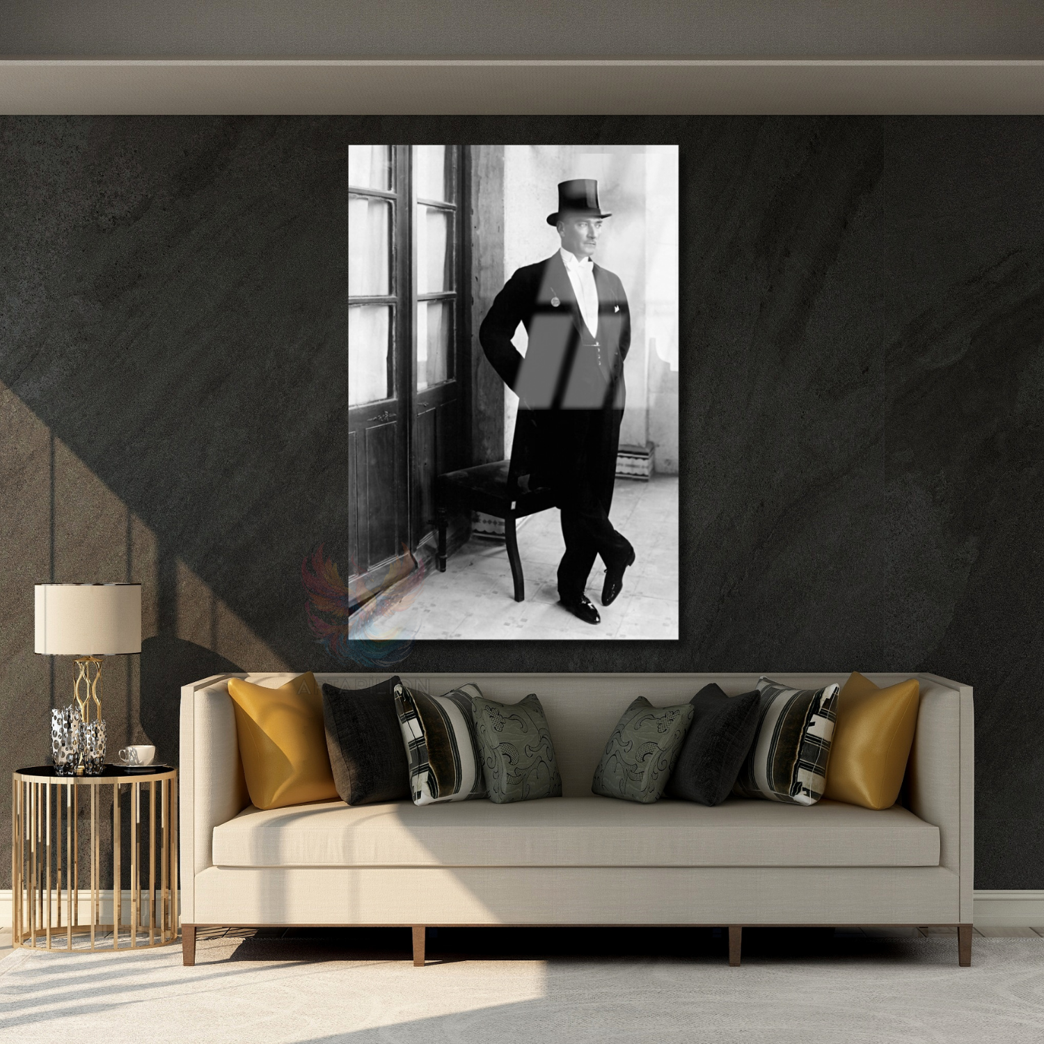 Atatürk Modeli Şapkalı Görseli Dikey Cam Tablo